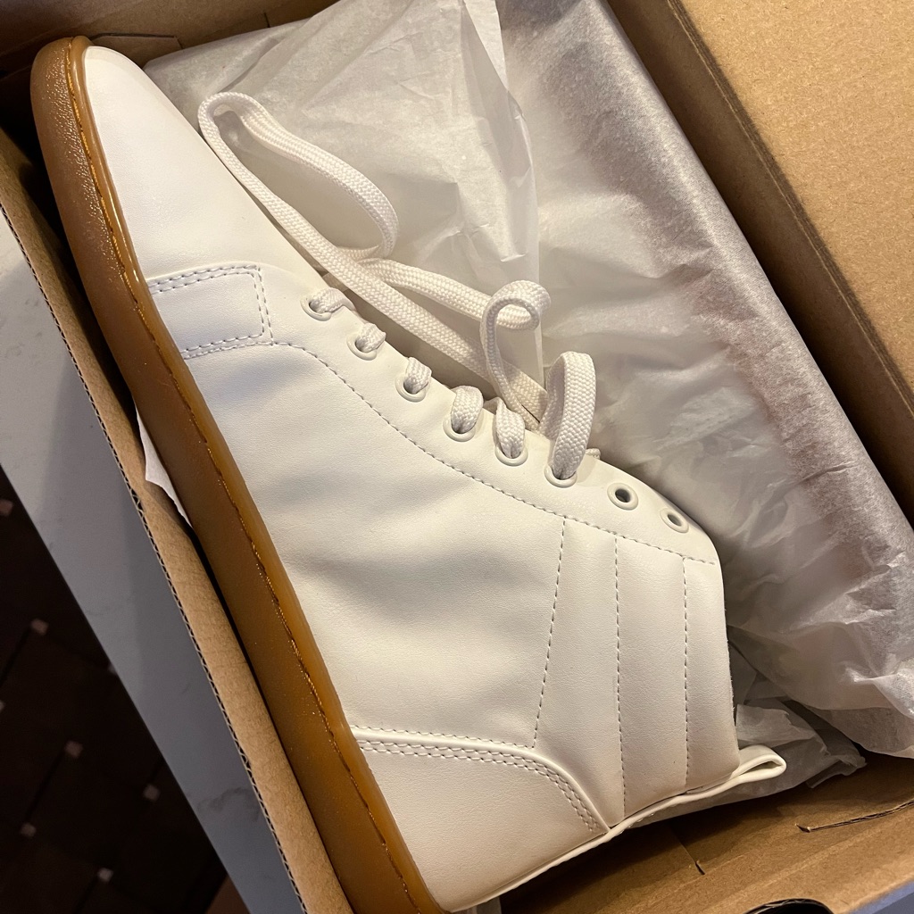 New In Box Feelgrounds Highrise Luxe - Gum White Sneakers